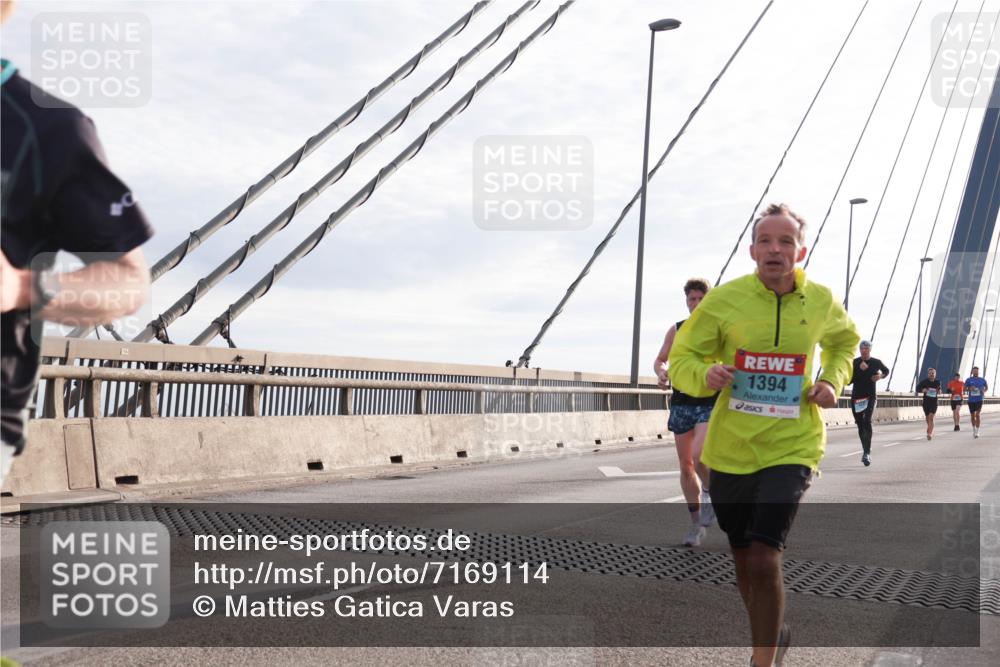 03.10.2024 - Köhlbrandbrückenlauf Matties Gatica Varas http://msf.ph/oto/7169114 03.10.2024 09:20:50 Position 2 24, 1394 meine-sportfotos.de
