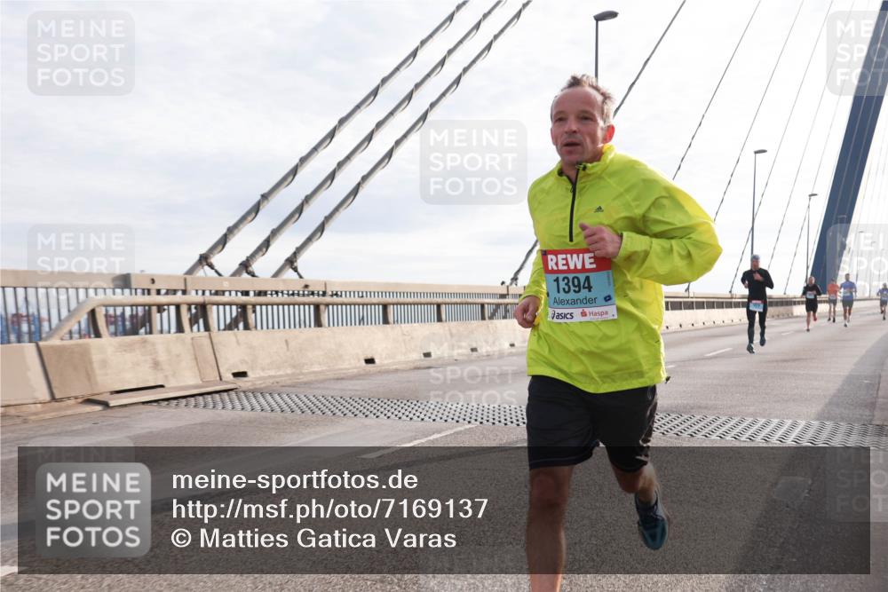 03.10.2024 - Köhlbrandbrückenlauf Matties Gatica Varas http://msf.ph/oto/7169137 03.10.2024 09:20:51 Position 2 1394 meine-sportfotos.de