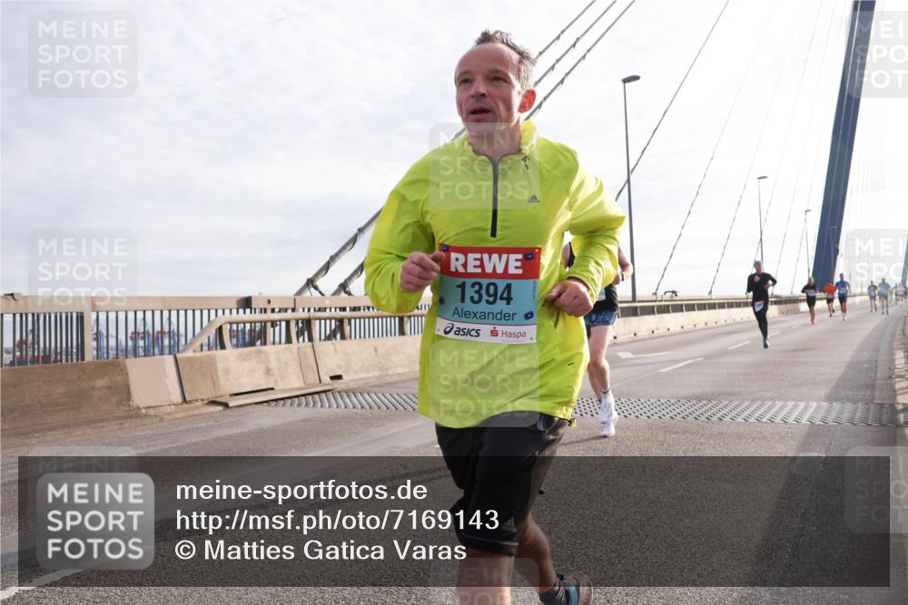 03.10.2024 - Köhlbrandbrückenlauf Matties Gatica Varas http://msf.ph/oto/7169143 03.10.2024 09:20:51 Position 2 4111, 1394 meine-sportfotos.de