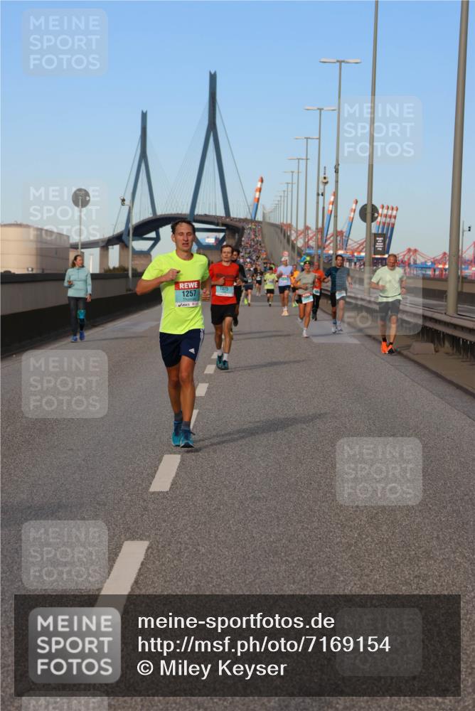03.10.2024 - Köhlbrandbrückenlauf Miley Keyser http://msf.ph/oto/7169154 03.10.2024 09:43:25 Position 3 1257, 1075 meine-sportfotos.de