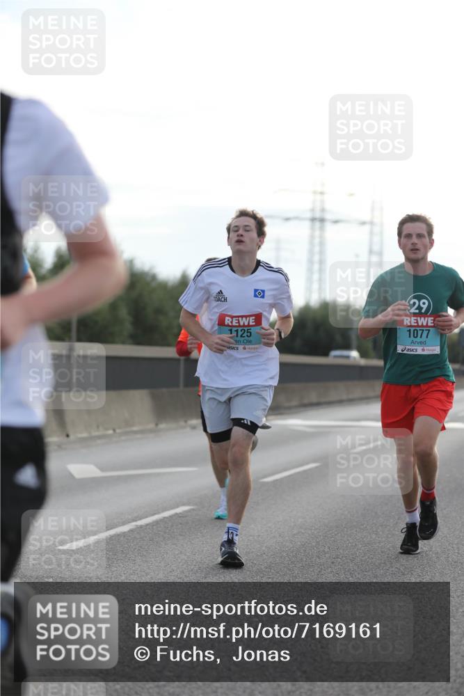 03.10.2024 - Köhlbrandbrückenlauf Fuchs,  Jonas http://msf.ph/oto/7169161 03.10.2024 09:11:14 Position 3 1125, 29, 1077 meine-sportfotos.de