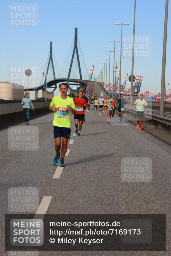 03.10.2024 - Köhlbrandbrückenlauf Miley Keyser http://msf.ph/oto/7169173 03.10.2024 09:43:25 Position 3 1257, 1075 meine-sportfotos.de