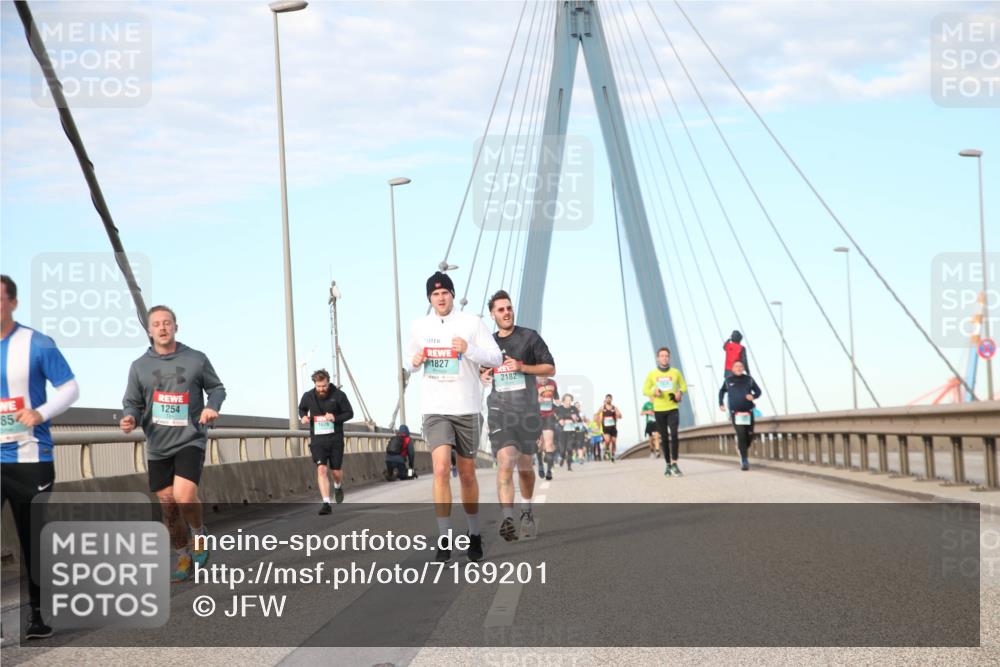 03.10.2024 - Köhlbrandbrückenlauf Jannik Wohlers http://msf.ph/oto/7169201 03.10.2024 09:42:15 Position 2 1254, 854, 1827, 2182 meine-sportfotos.de