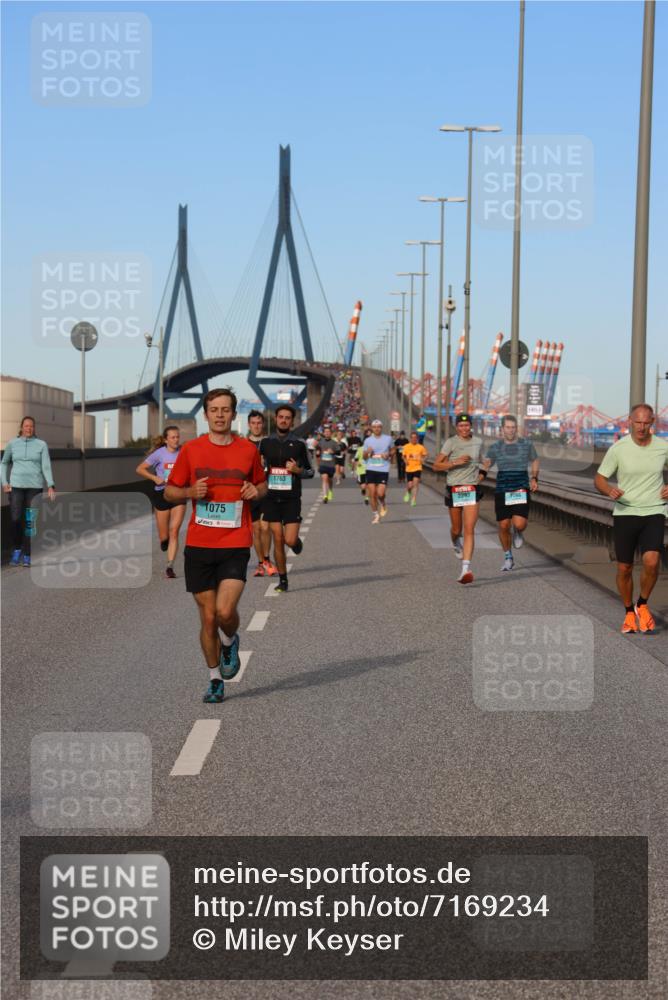 03.10.2024 - Köhlbrandbrückenlauf Miley Keyser http://msf.ph/oto/7169234 03.10.2024 09:43:29 Position 3 1075, 1763, 2293 meine-sportfotos.de