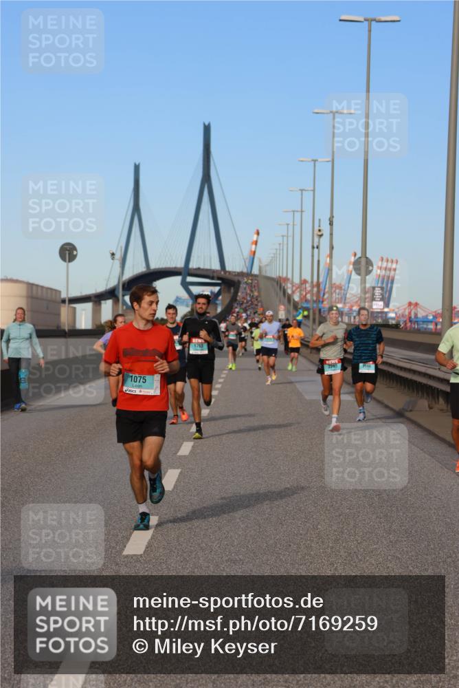 03.10.2024 - Köhlbrandbrückenlauf Miley Keyser http://msf.ph/oto/7169259 03.10.2024 09:43:30 Position 3 1075, 1763, 2293, 1066 meine-sportfotos.de