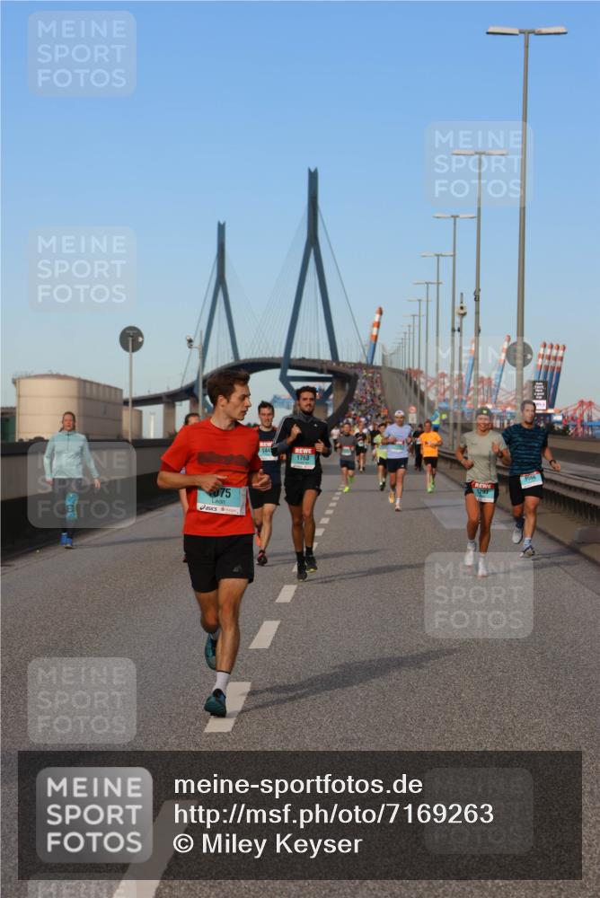 03.10.2024 - Köhlbrandbrückenlauf Miley Keyser http://msf.ph/oto/7169263 03.10.2024 09:43:30 Position 3 075, 1763, 1066, 144 meine-sportfotos.de
