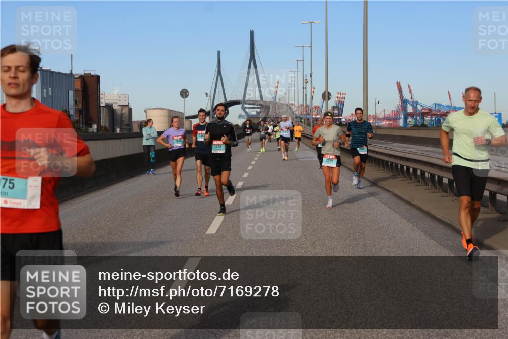 03.10.2024 - Köhlbrandbrückenlauf Miley Keyser http://msf.ph/oto/7169278 03.10.2024 09:43:33 Position 3 175, 1442, 1443, 1763, 2293, 1066 meine-sportfotos.de