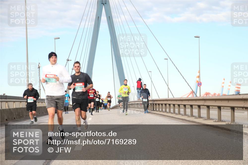 03.10.2024 - Köhlbrandbrückenlauf Jannik Wohlers http://msf.ph/oto/7169289 03.10.2024 09:42:16 Position 2 1626, 1827, 2182, 1574 meine-sportfotos.de
