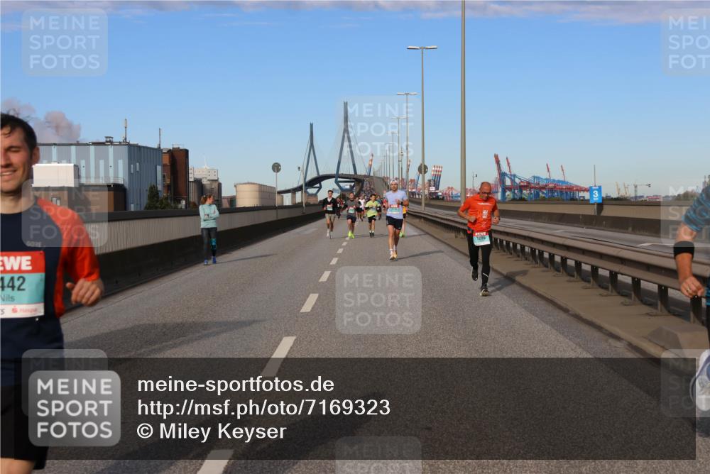 03.10.2024 - Köhlbrandbrückenlauf Miley Keyser http://msf.ph/oto/7169323 03.10.2024 09:43:39 Position 3 442, 1205 meine-sportfotos.de