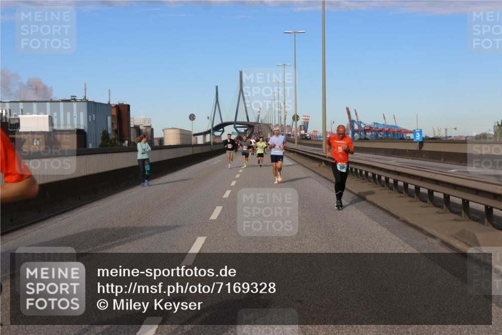 03.10.2024 - Köhlbrandbrückenlauf Miley Keyser http://msf.ph/oto/7169328 03.10.2024 09:43:39 Position 3  meine-sportfotos.de