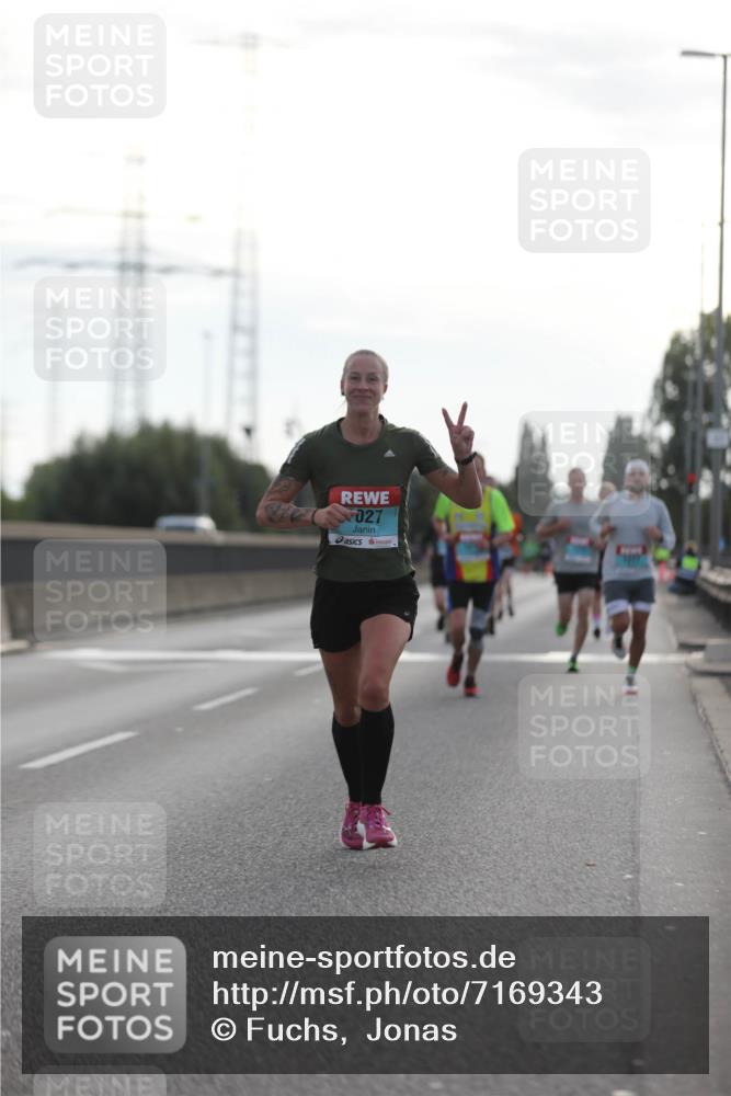 03.10.2024 - Köhlbrandbrückenlauf Fuchs,  Jonas http://msf.ph/oto/7169343 03.10.2024 09:11:18 Position 3 027 meine-sportfotos.de