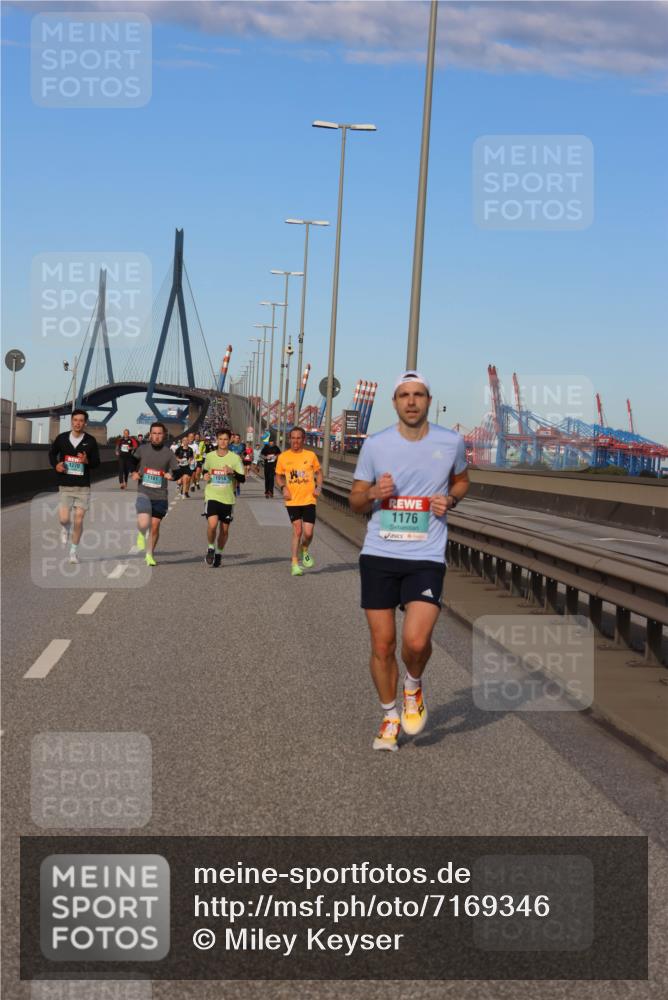 03.10.2024 - Köhlbrandbrückenlauf Miley Keyser http://msf.ph/oto/7169346 03.10.2024 09:43:43 Position 3 1270, 1161, 1914, 1176 meine-sportfotos.de