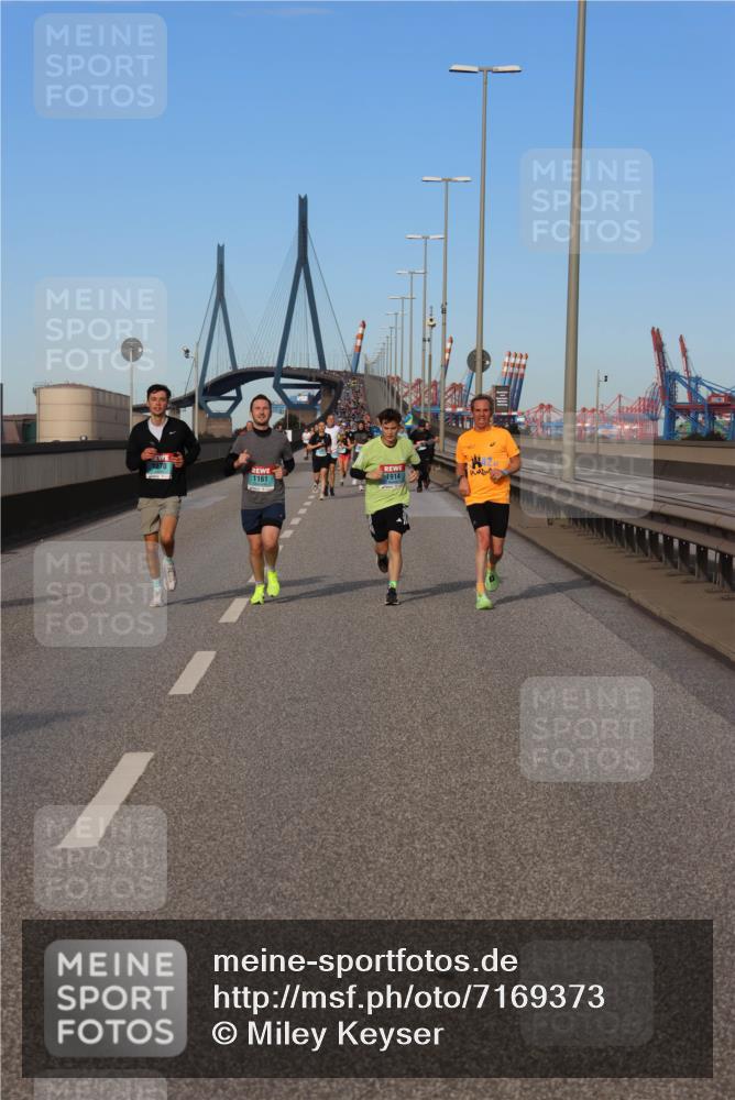 03.10.2024 - Köhlbrandbrückenlauf Miley Keyser http://msf.ph/oto/7169373 03.10.2024 09:43:45 Position 3 1270, 1161, 1914 meine-sportfotos.de