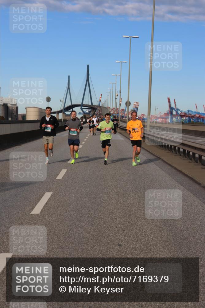 03.10.2024 - Köhlbrandbrückenlauf Miley Keyser http://msf.ph/oto/7169379 03.10.2024 09:43:46 Position 3 270, 42, 1914, 1161 meine-sportfotos.de