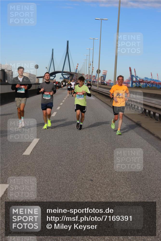 03.10.2024 - Köhlbrandbrückenlauf Miley Keyser http://msf.ph/oto/7169391 03.10.2024 09:43:47 Position 3 1270, 1161, 1914 meine-sportfotos.de