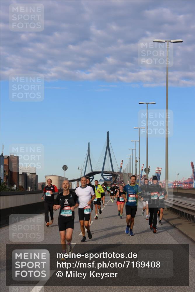 03.10.2024 - Köhlbrandbrückenlauf Miley Keyser http://msf.ph/oto/7169408 03.10.2024 09:43:58 Position 3 146, 2875, 163, 1170 meine-sportfotos.de