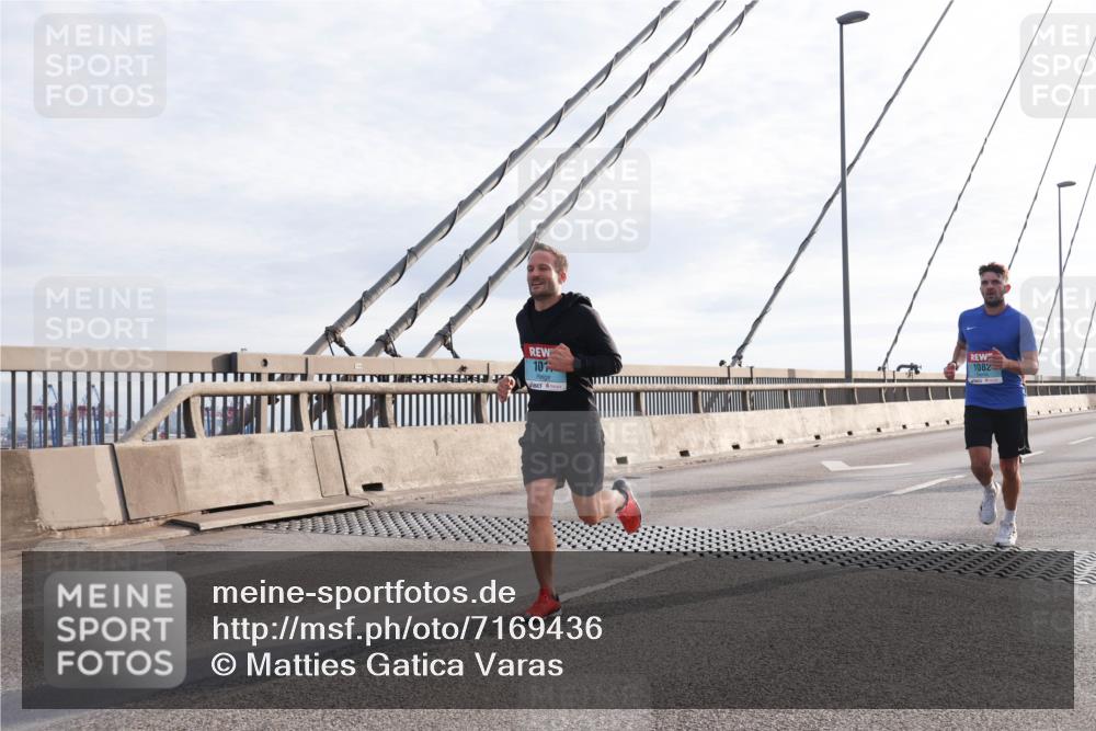 03.10.2024 - Köhlbrandbrückenlauf Matties Gatica Varas http://msf.ph/oto/7169436 03.10.2024 09:20:58 Position 2 10, 1082 meine-sportfotos.de