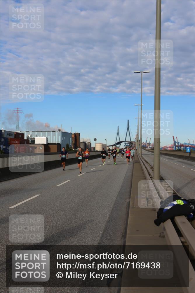 03.10.2024 - Köhlbrandbrückenlauf Miley Keyser http://msf.ph/oto/7169438 03.10.2024 09:44:06 Position 3  meine-sportfotos.de