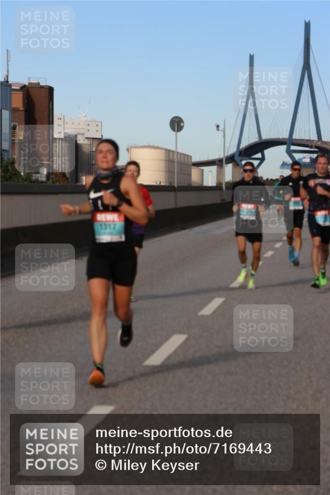 03.10.2024 - Köhlbrandbrückenlauf Miley Keyser http://msf.ph/oto/7169443 03.10.2024 09:44:09 Position 3 1317 meine-sportfotos.de