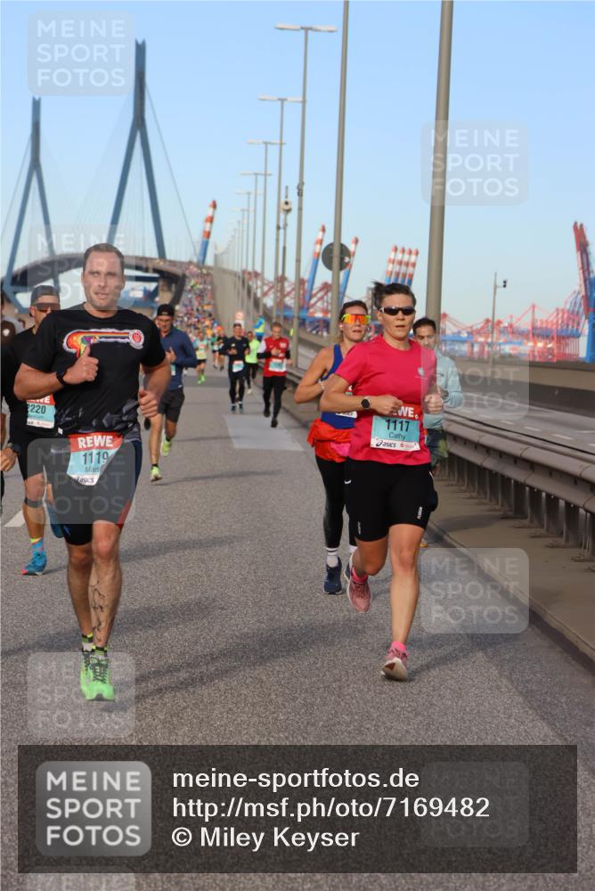 03.10.2024 - Köhlbrandbrückenlauf Miley Keyser http://msf.ph/oto/7169482 03.10.2024 09:44:12 Position 3 2220, 1119, 1117 meine-sportfotos.de