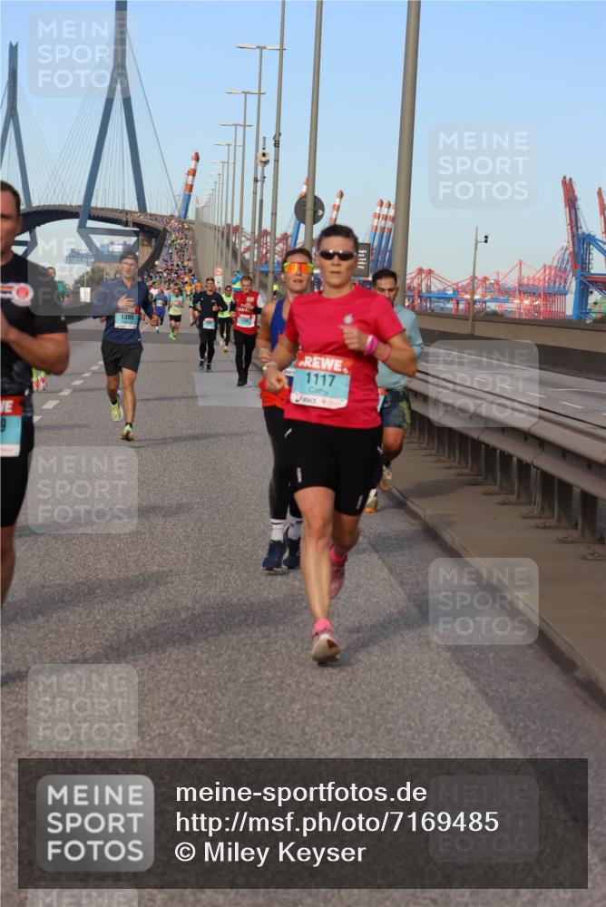 03.10.2024 - Köhlbrandbrückenlauf Miley Keyser http://msf.ph/oto/7169485 03.10.2024 09:44:12 Position 3 9, 1399, 1117 meine-sportfotos.de