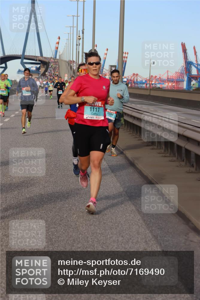 03.10.2024 - Köhlbrandbrückenlauf Miley Keyser http://msf.ph/oto/7169490 03.10.2024 09:44:12 Position 3 1056, 1399, 1117, 1204 meine-sportfotos.de