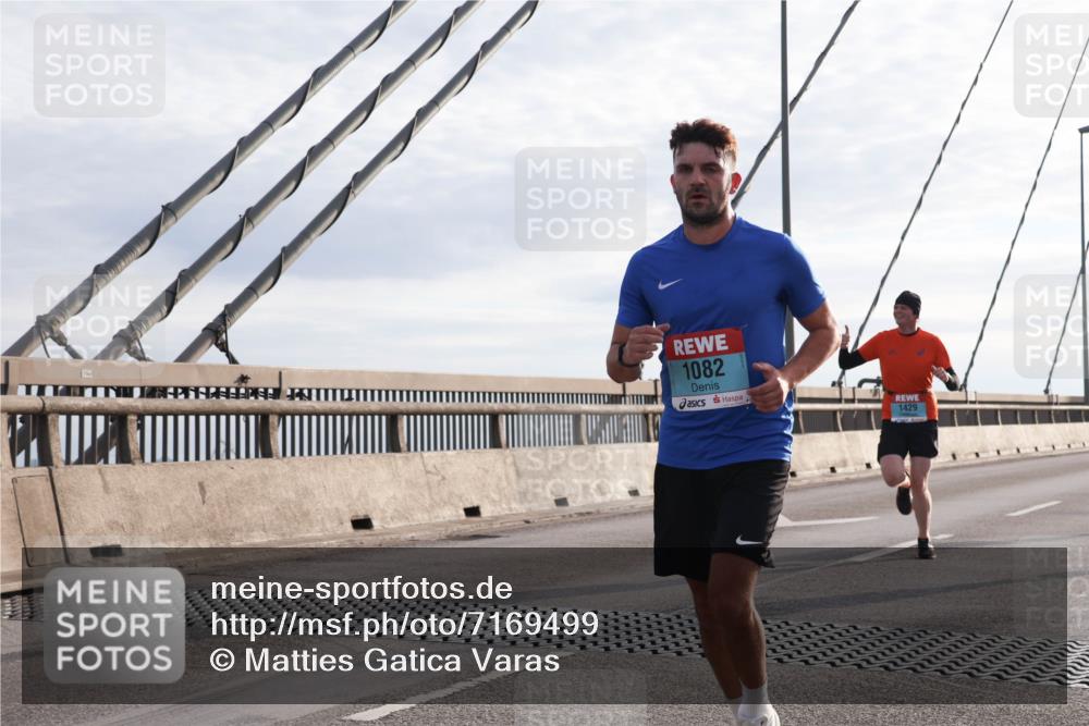 03.10.2024 - Köhlbrandbrückenlauf Matties Gatica Varas http://msf.ph/oto/7169499 03.10.2024 09:20:59 Position 2 1082, 1429 meine-sportfotos.de