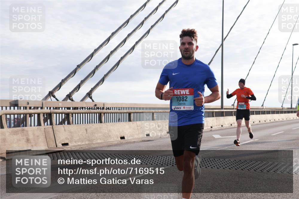 03.10.2024 - Köhlbrandbrückenlauf Matties Gatica Varas http://msf.ph/oto/7169515 03.10.2024 09:20:59 Position 2 1082, 1429 meine-sportfotos.de