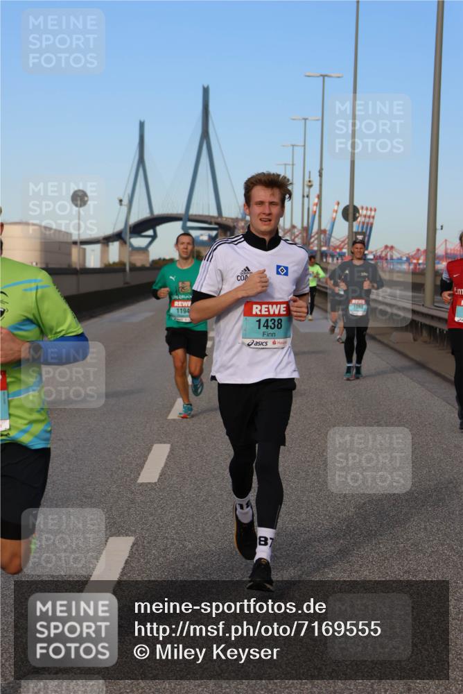 03.10.2024 - Köhlbrandbrückenlauf Miley Keyser http://msf.ph/oto/7169555 03.10.2024 09:44:23 Position 3 1194, 1083, 1438, 87 meine-sportfotos.de