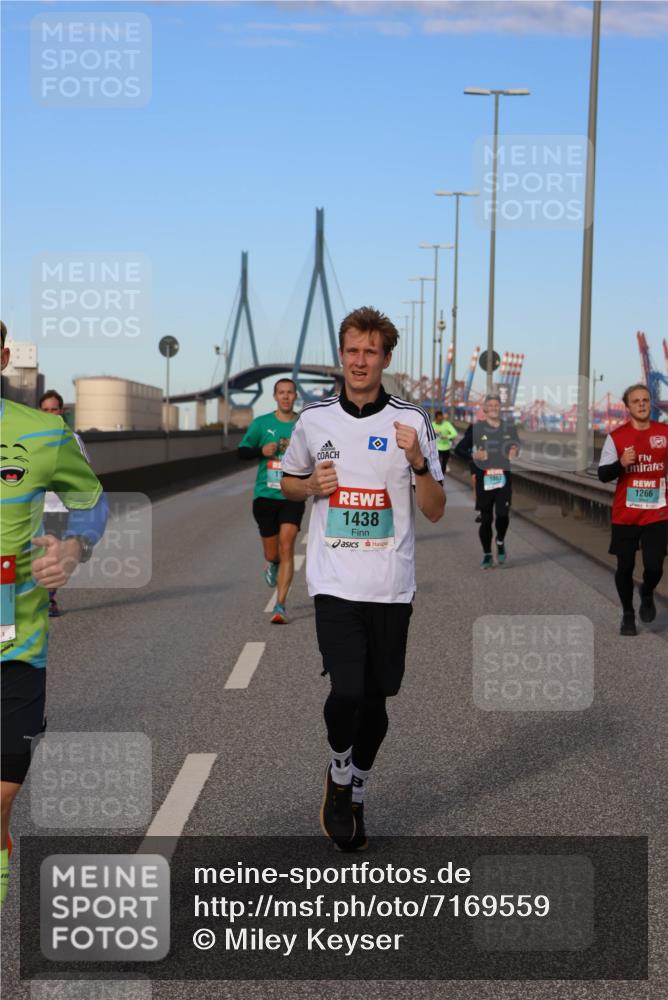 03.10.2024 - Köhlbrandbrückenlauf Miley Keyser http://msf.ph/oto/7169559 03.10.2024 09:44:23 Position 3 1438, 1663, 1266 meine-sportfotos.de