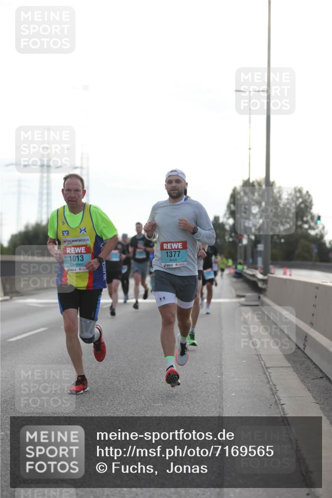 03.10.2024 - Köhlbrandbrückenlauf Fuchs,  Jonas http://msf.ph/oto/7169565 03.10.2024 09:11:21 Position 3 1013, 1377 meine-sportfotos.de