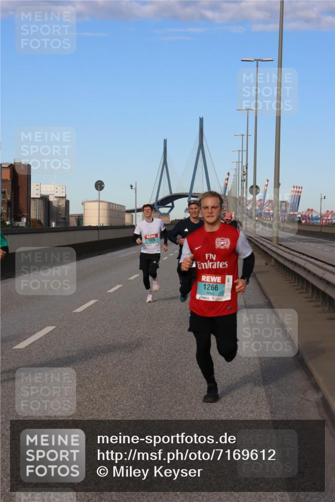 03.10.2024 - Köhlbrandbrückenlauf Miley Keyser http://msf.ph/oto/7169612 03.10.2024 09:44:25 Position 3 1920, 1266 meine-sportfotos.de