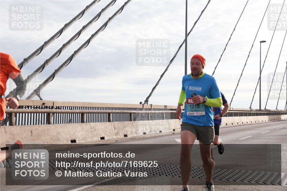 03.10.2024 - Köhlbrandbrückenlauf Matties Gatica Varas http://msf.ph/oto/7169625 03.10.2024 09:21:02 Position 2 1213 meine-sportfotos.de