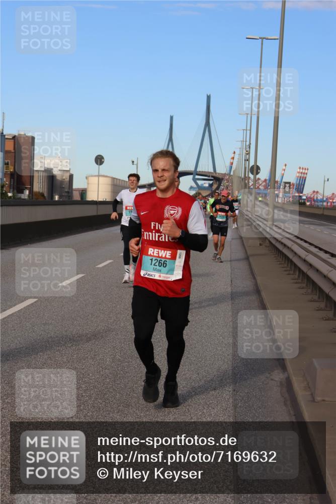 03.10.2024 - Köhlbrandbrückenlauf Miley Keyser http://msf.ph/oto/7169632 03.10.2024 09:44:26 Position 3 1266 meine-sportfotos.de