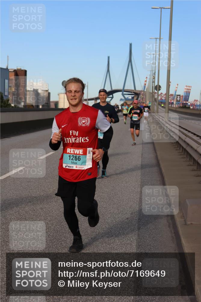 03.10.2024 - Köhlbrandbrückenlauf Miley Keyser http://msf.ph/oto/7169649 03.10.2024 09:44:26 Position 3 1266, 10 meine-sportfotos.de