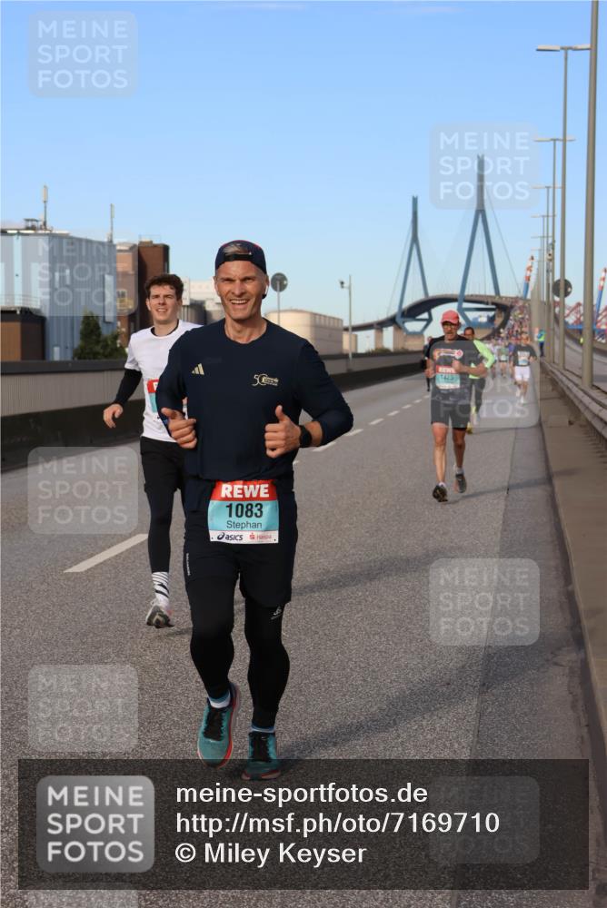 03.10.2024 - Köhlbrandbrückenlauf Miley Keyser http://msf.ph/oto/7169710 03.10.2024 09:44:28 Position 3 1425, 5, 1083 meine-sportfotos.de