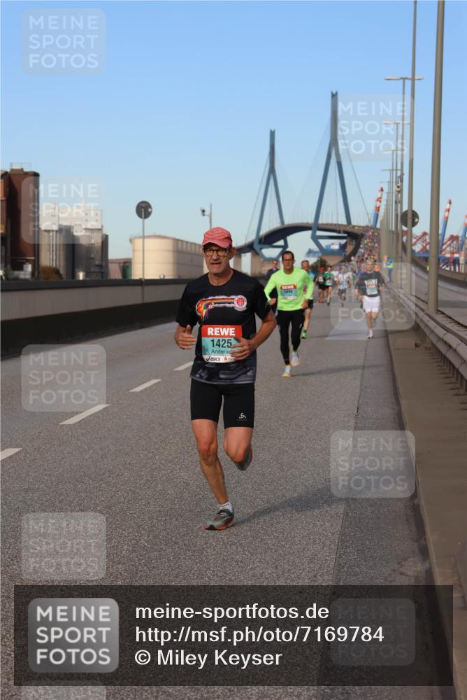 03.10.2024 - Köhlbrandbrückenlauf Miley Keyser http://msf.ph/oto/7169784 03.10.2024 09:44:31 Position 3 1425, 6, 1496 meine-sportfotos.de