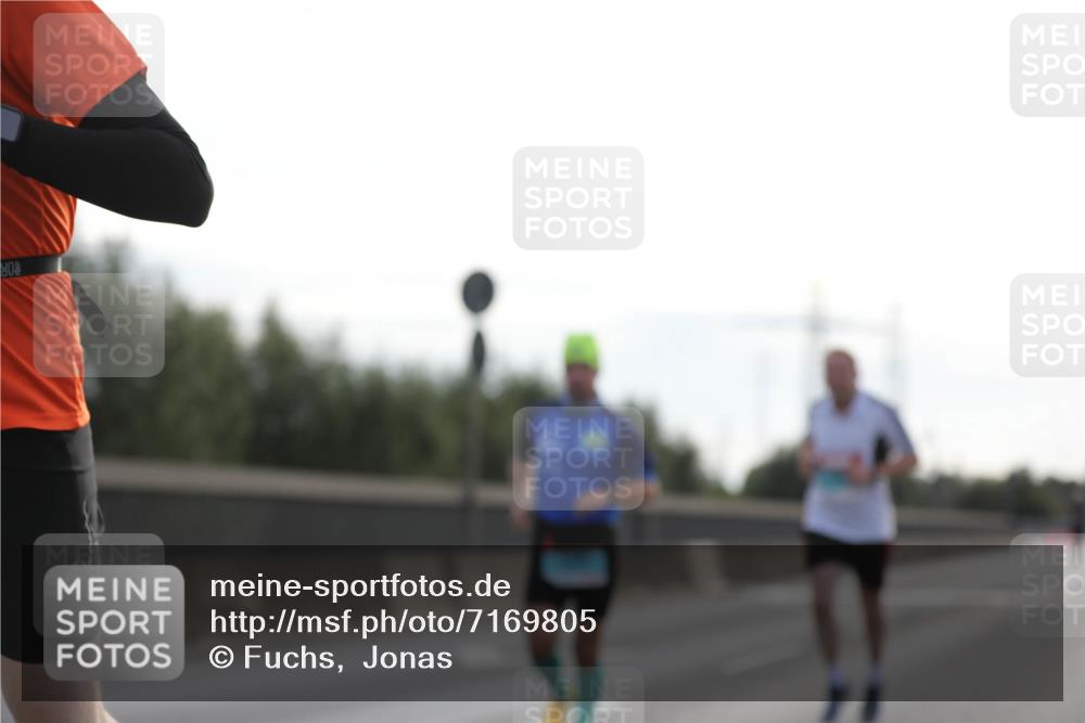 03.10.2024 - Köhlbrandbrückenlauf Fuchs,  Jonas http://msf.ph/oto/7169805 03.10.2024 09:11:29 Position 3 808 meine-sportfotos.de