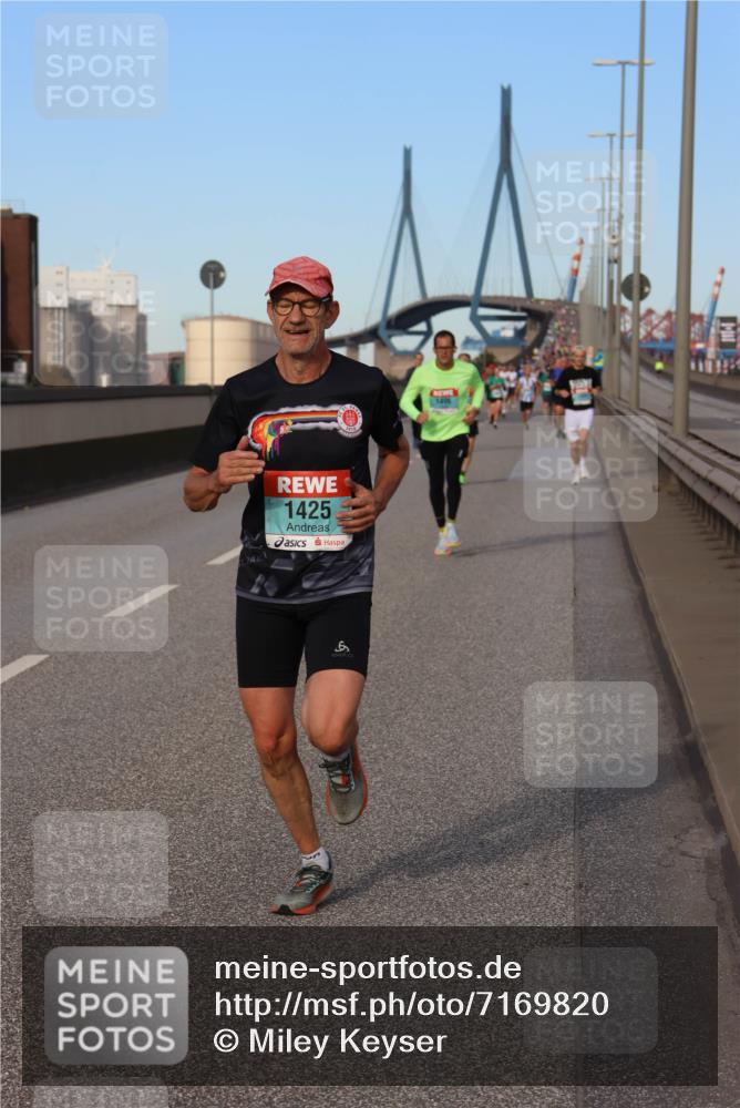 03.10.2024 - Köhlbrandbrückenlauf Miley Keyser http://msf.ph/oto/7169820 03.10.2024 09:44:31 Position 3 1425, 1496 meine-sportfotos.de