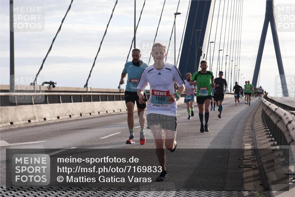 03.10.2024 - Köhlbrandbrückenlauf Matties Gatica Varas http://msf.ph/oto/7169833 03.10.2024 09:21:06 Position 2 1085 meine-sportfotos.de