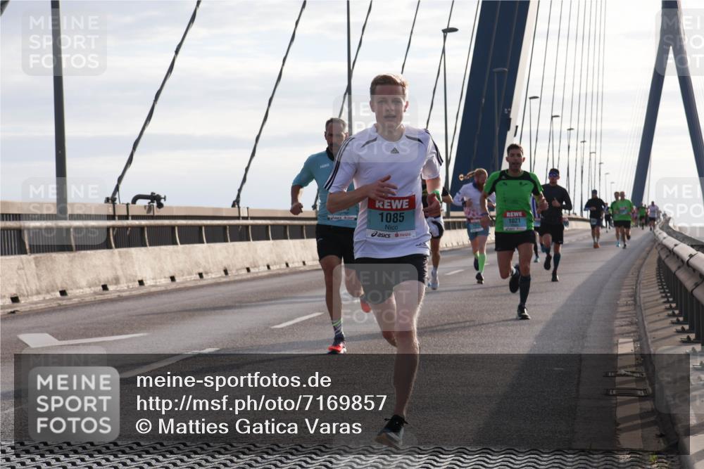03.10.2024 - Köhlbrandbrückenlauf Matties Gatica Varas http://msf.ph/oto/7169857 03.10.2024 09:21:06 Position 2 1085 meine-sportfotos.de