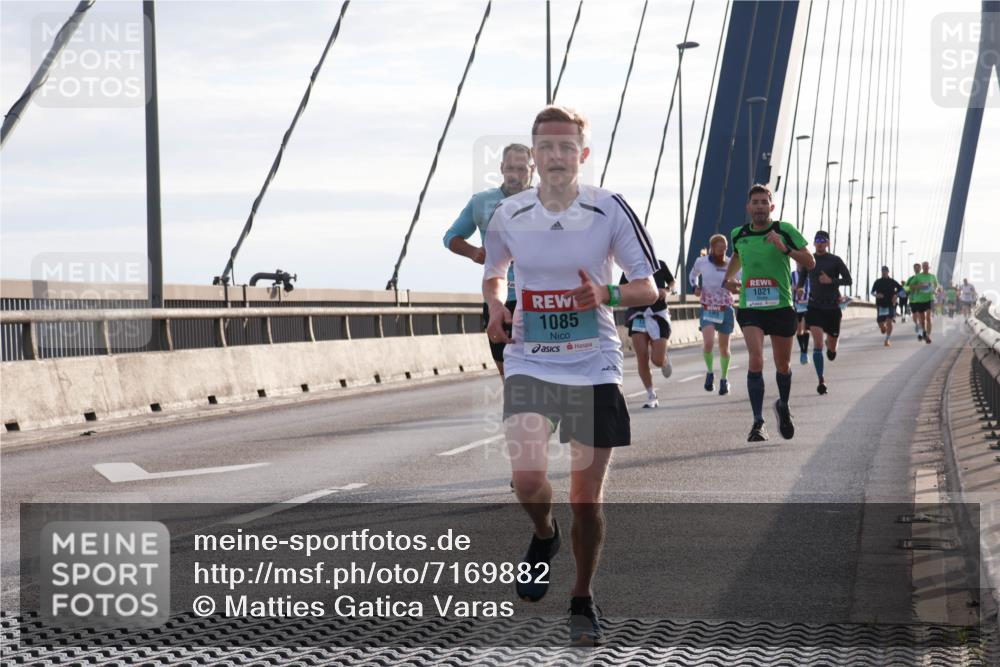 03.10.2024 - Köhlbrandbrückenlauf Matties Gatica Varas http://msf.ph/oto/7169882 03.10.2024 09:21:06 Position 2 1085, 1021 meine-sportfotos.de