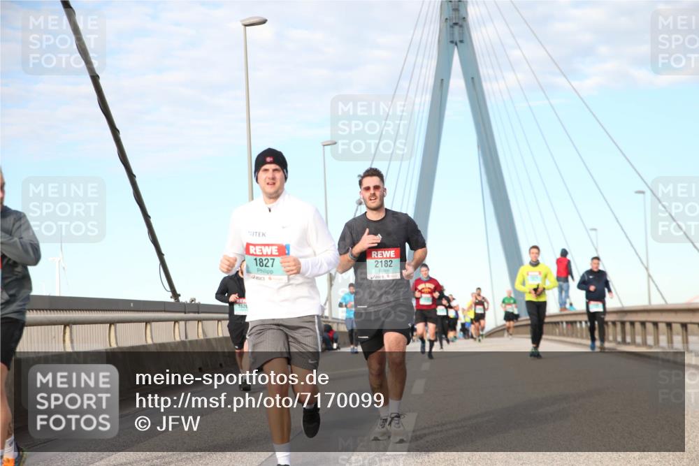 03.10.2024 - Köhlbrandbrückenlauf Jannik Wohlers http://msf.ph/oto/7170099 03.10.2024 09:42:17 Position 2 1626, 1827, 2182 meine-sportfotos.de