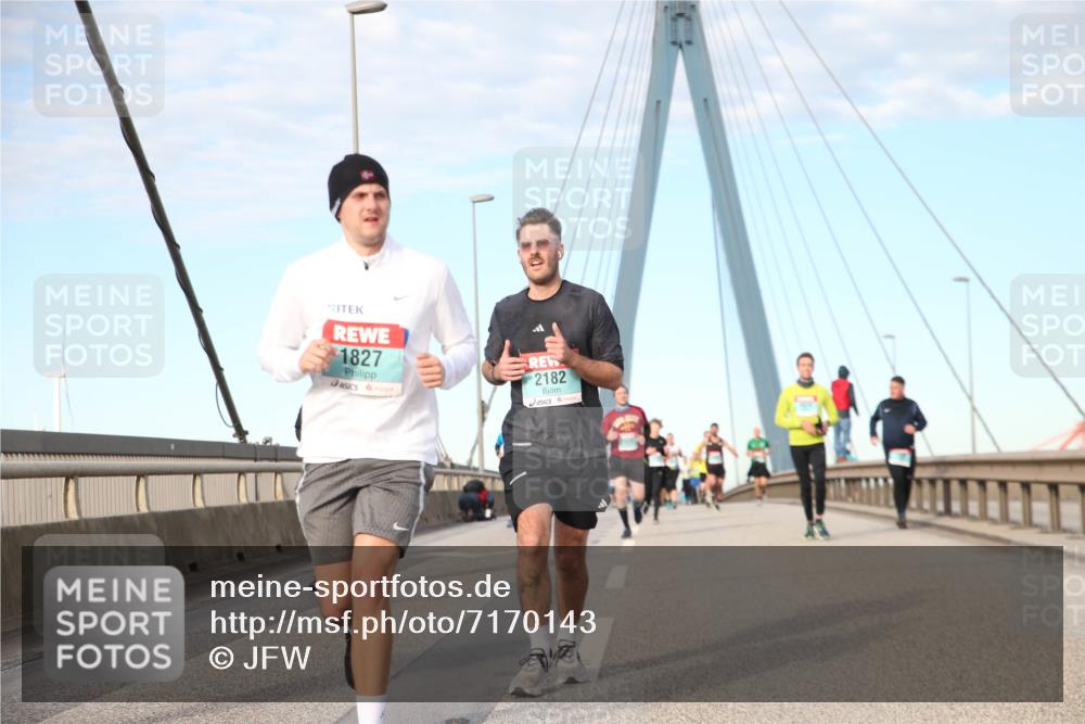 03.10.2024 - Köhlbrandbrückenlauf Jannik Wohlers http://msf.ph/oto/7170143 03.10.2024 09:42:17 Position 2 1827, 2182 meine-sportfotos.de