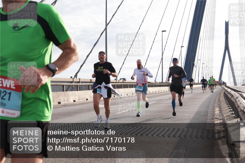 03.10.2024 - Köhlbrandbrückenlauf Matties Gatica Varas http://msf.ph/oto/7170178 03.10.2024 09:21:11 Position 2 121, 6, 1423 meine-sportfotos.de