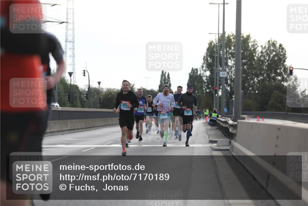 03.10.2024 - Köhlbrandbrückenlauf Fuchs,  Jonas http://msf.ph/oto/7170189 03.10.2024 09:11:43 Position 3  meine-sportfotos.de