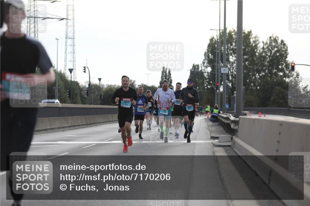 03.10.2024 - Köhlbrandbrückenlauf Fuchs,  Jonas http://msf.ph/oto/7170206 03.10.2024 09:11:43 Position 3 1160, 1017, 1316, 1155, 1423, 1 meine-sportfotos.de