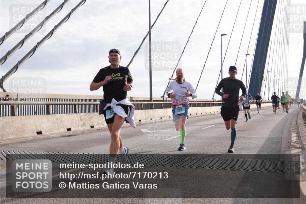 03.10.2024 - Köhlbrandbrückenlauf Matties Gatica Varas http://msf.ph/oto/7170213 03.10.2024 09:21:11 Position 2 13, 1423 meine-sportfotos.de