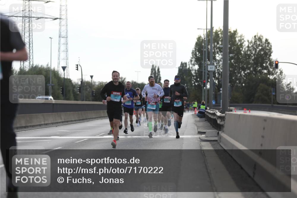 03.10.2024 - Köhlbrandbrückenlauf Fuchs,  Jonas http://msf.ph/oto/7170222 03.10.2024 09:11:43 Position 3 1017, 208, 1316, 1423, 1 meine-sportfotos.de