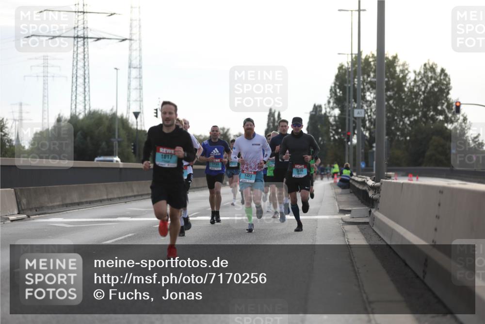 03.10.2024 - Köhlbrandbrückenlauf Fuchs,  Jonas http://msf.ph/oto/7170256 03.10.2024 09:11:45 Position 3 1017, 1155, 1316, 1423, 1 meine-sportfotos.de